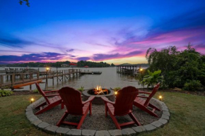 Commodore Bay Waterfront Home on Lake Norman!